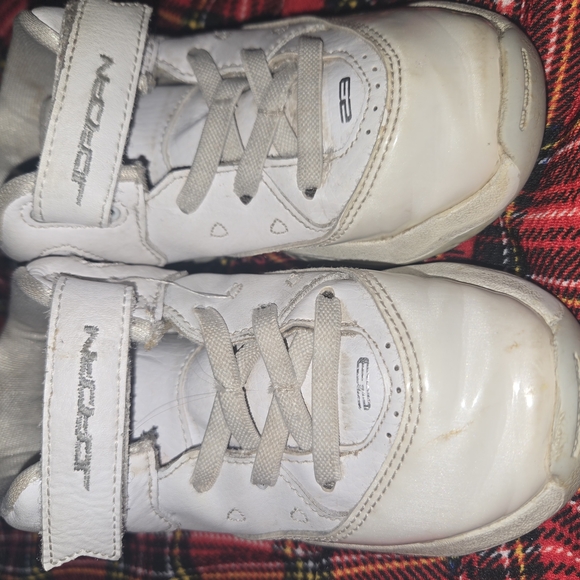 Jordan Infant White Sneakers - Picture 2 of 2